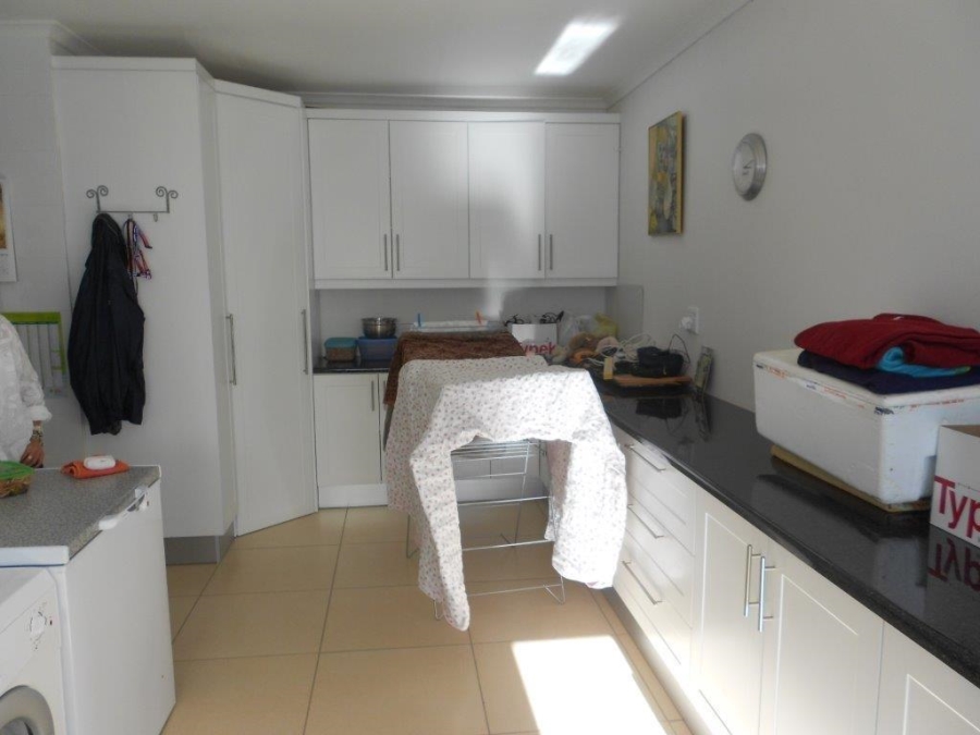 2 Bedroom Property for Sale in Bonza Bay Eastern Cape